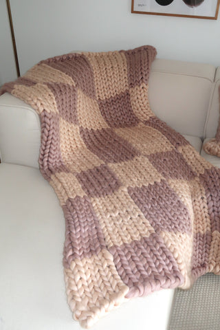 Colossal Knit Blanket - Mauve Check
