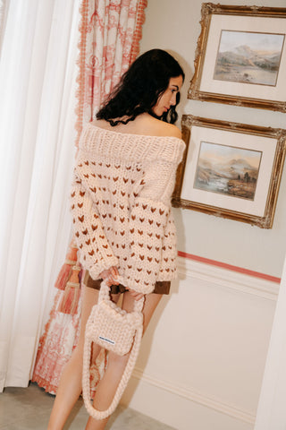 Grobstrickpullover mit blauem Fischmuster