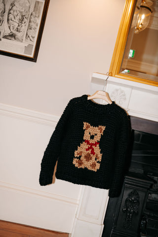 Grobstrickpullover mit blauem Fischmuster