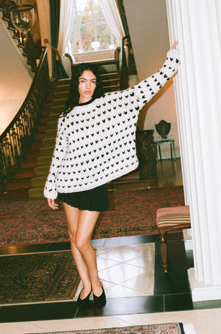 Grobstrickpullover mit blauem Fischmuster