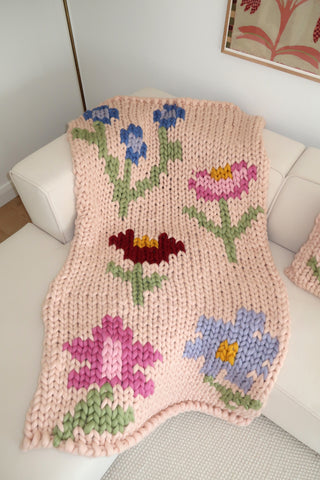 Colossal Knit Blanket - Meadow Bloom