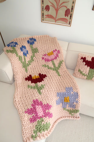 Colossal Knit Blanket - Meadow Bloom