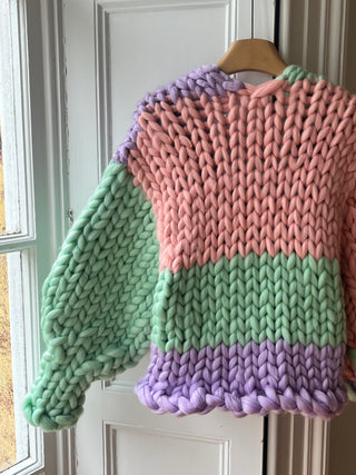 1von1 Rosa, Minze und Lila Colossal Strickjacke (Beispiel)