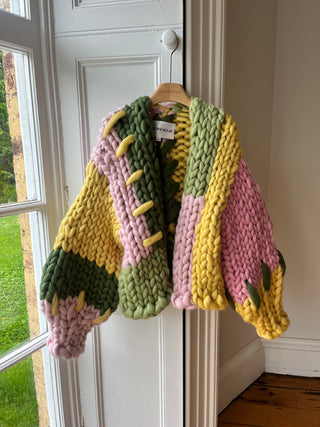 Apple Colossal Strickjacke (Beispiel)