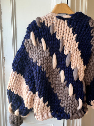 Wren Midi Grobstrick-Cardigan (Beispiel)
