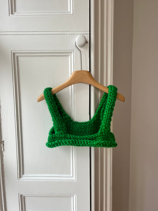 Grobstrick-Bralette in Stachelbeere (Beispiel)